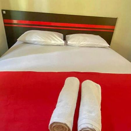 Rama Shinta Homestay Near Gembiral Loka Zoo Redpartner ジョグジャカルタ エクステリア 写真