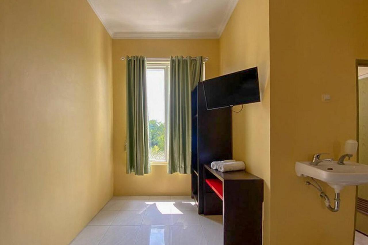 Rama Shinta Homestay Near Gembiral Loka Zoo Redpartner ジョグジャカルタ エクステリア 写真