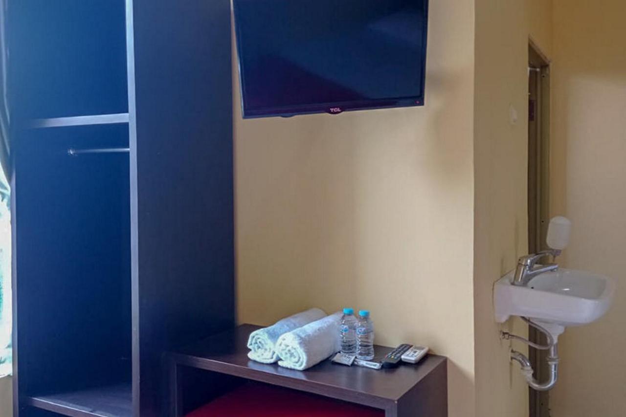 Rama Shinta Homestay Near Gembiral Loka Zoo Redpartner ジョグジャカルタ エクステリア 写真